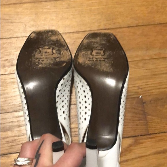 Like new! Stuart Weitzman white peep toe heels - Picture 4 of 6